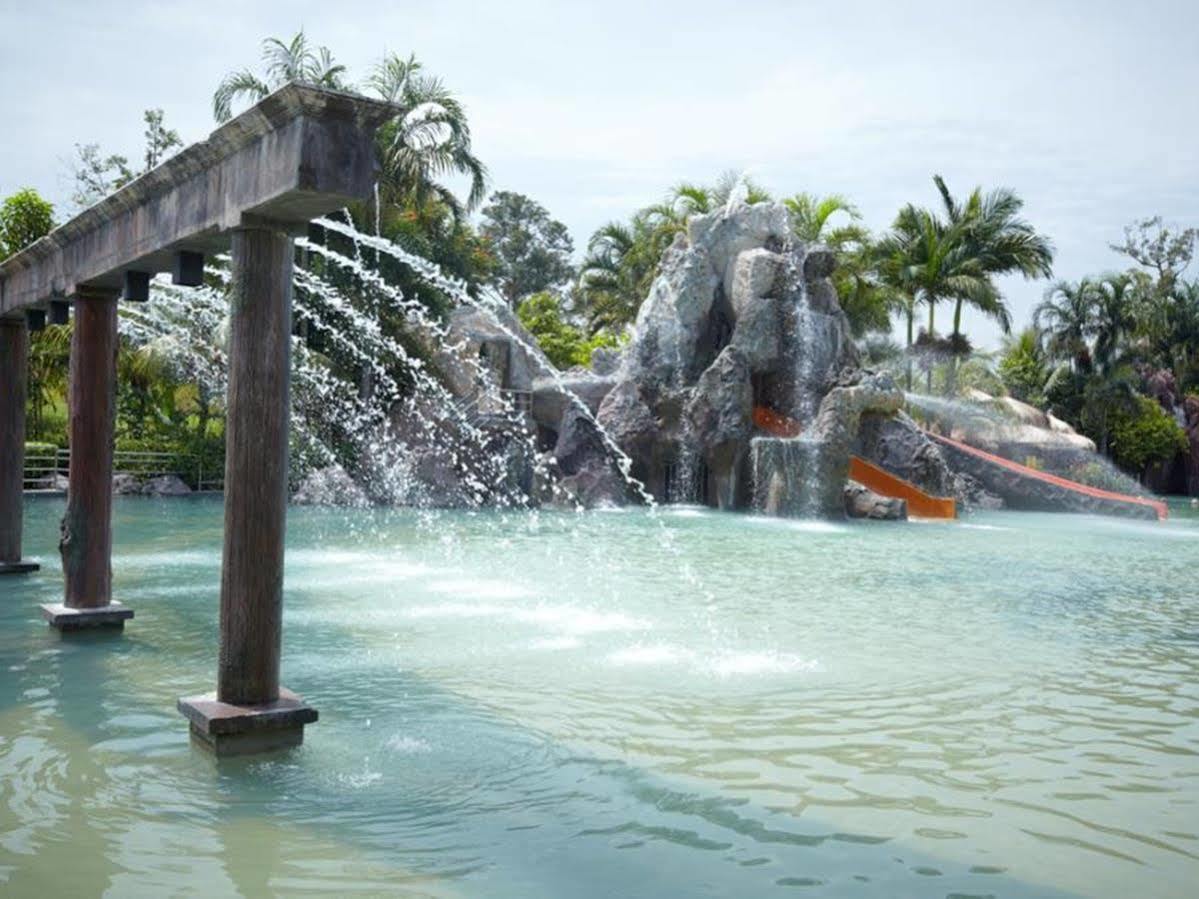 Hotel Felda Residence Hot Springs Sungkai Kültér fotó